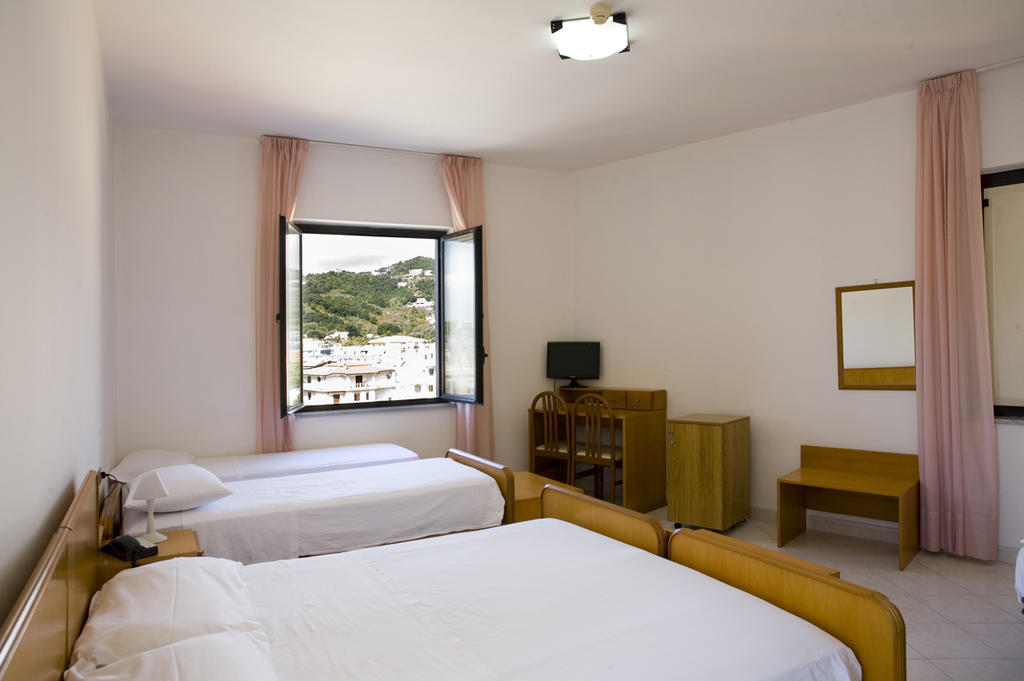 Hotel Vittoria Sapri Oda fotoğraf