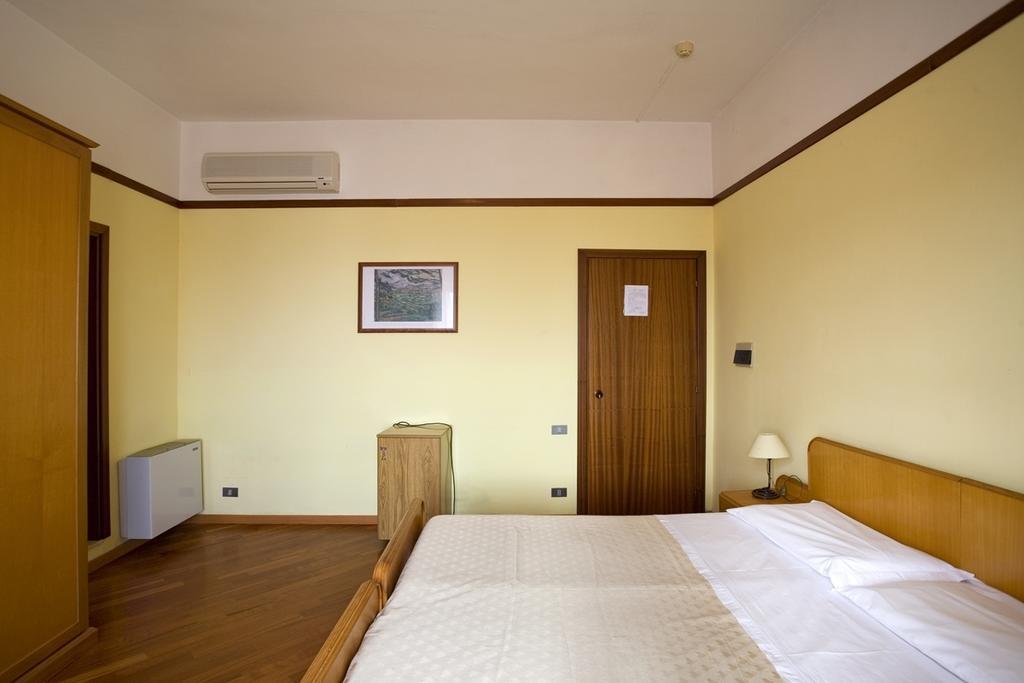 Hotel Vittoria Sapri Oda fotoğraf